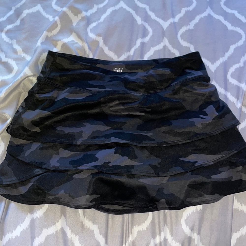 Athleta Girls Size Large (12) Black Camouflage Layered Skirt